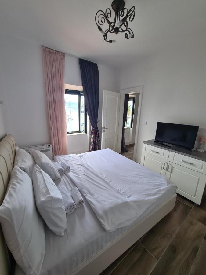 Rustico Apartments Tivat Ngoại thất bức ảnh