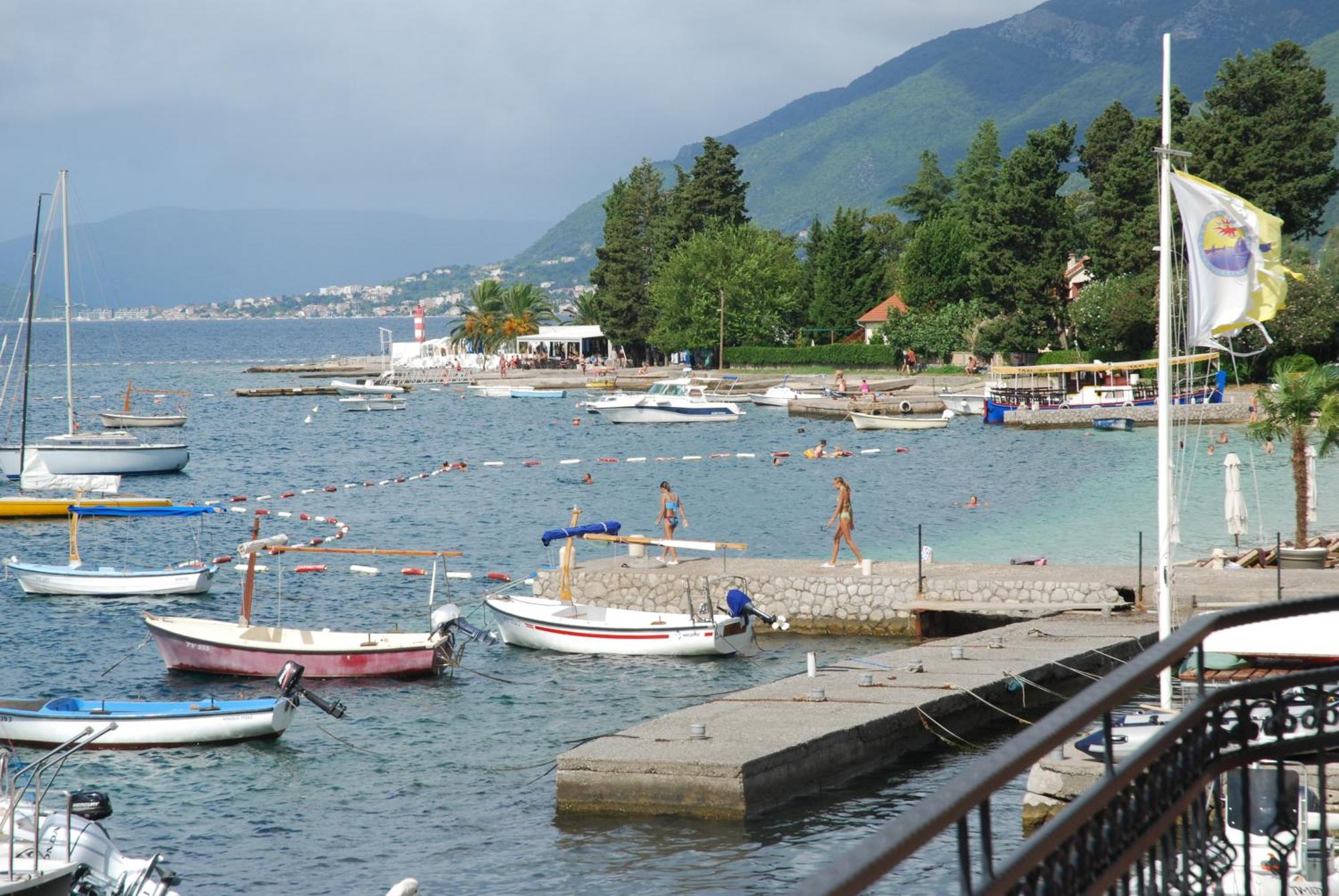 Rustico Apartments Tivat Ngoại thất bức ảnh