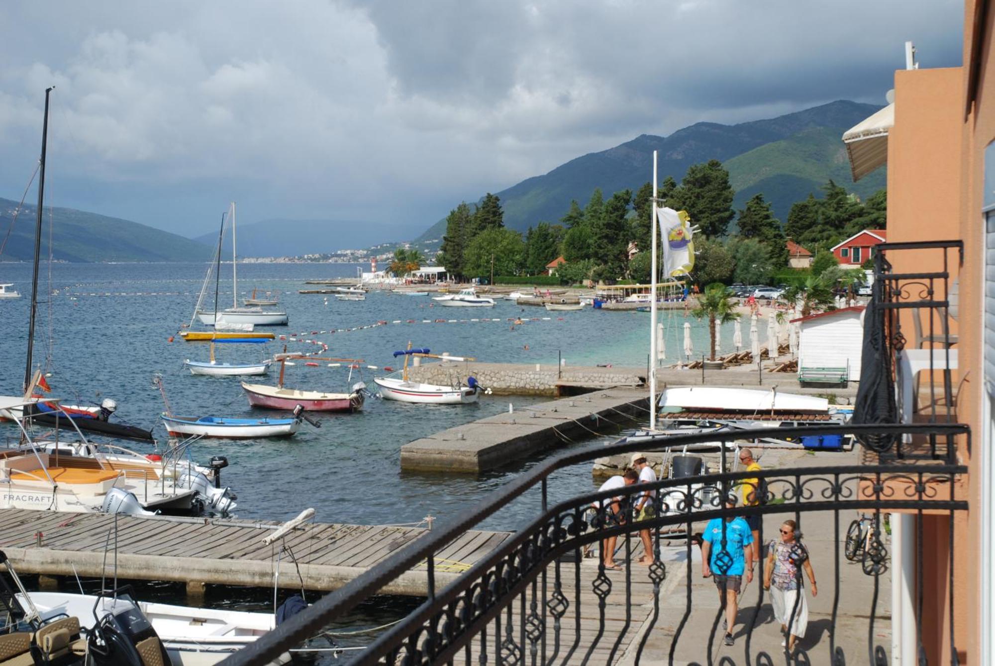 Rustico Apartments Tivat Ngoại thất bức ảnh