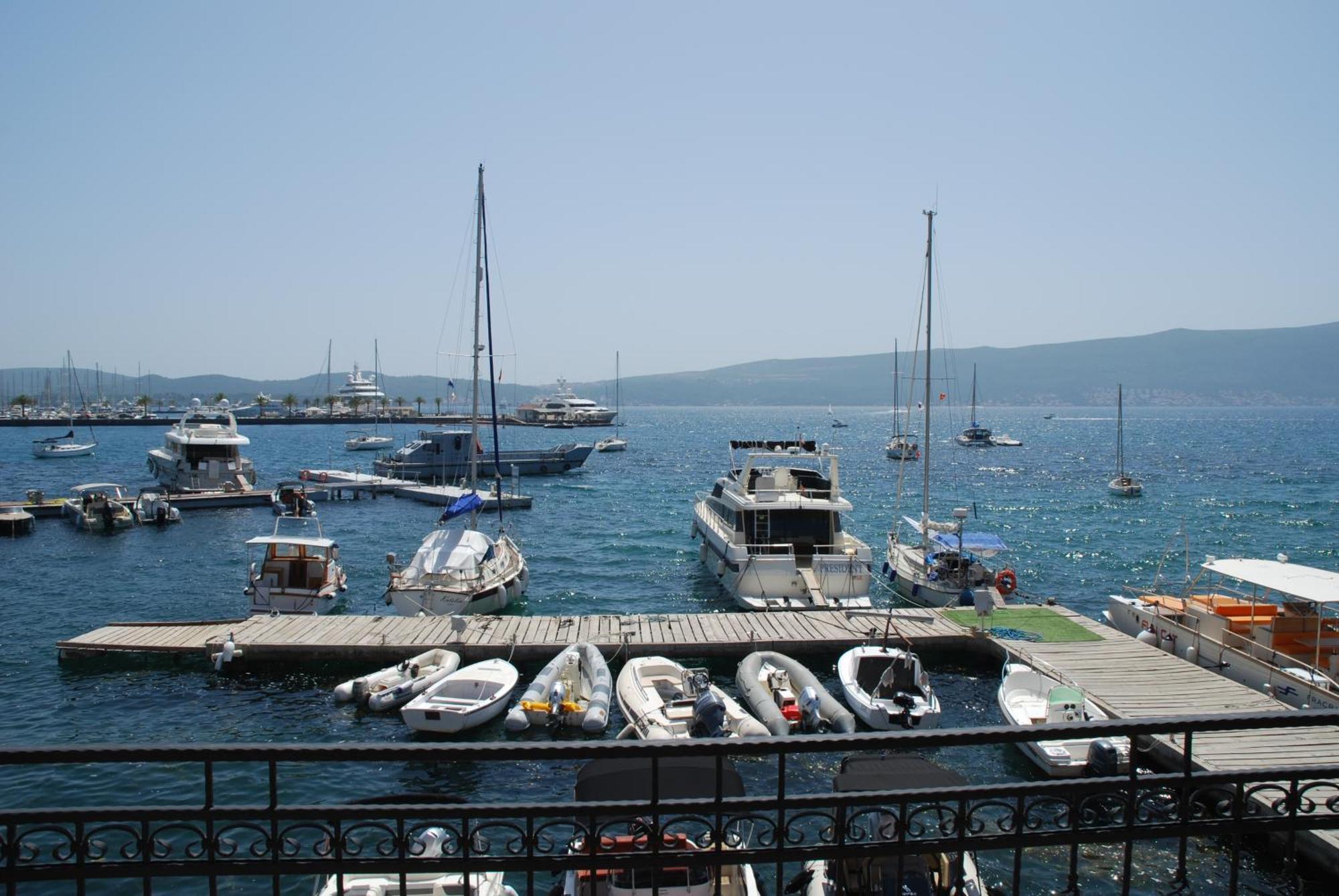 Rustico Apartments Tivat Ngoại thất bức ảnh